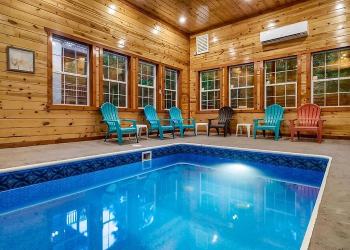 Grizzly Bears Resort - Luxury Cabin With Indoor Pool, Hot Tub, Theater, King Beds, Sleeps 16 In Heart Of Pigeon Forge