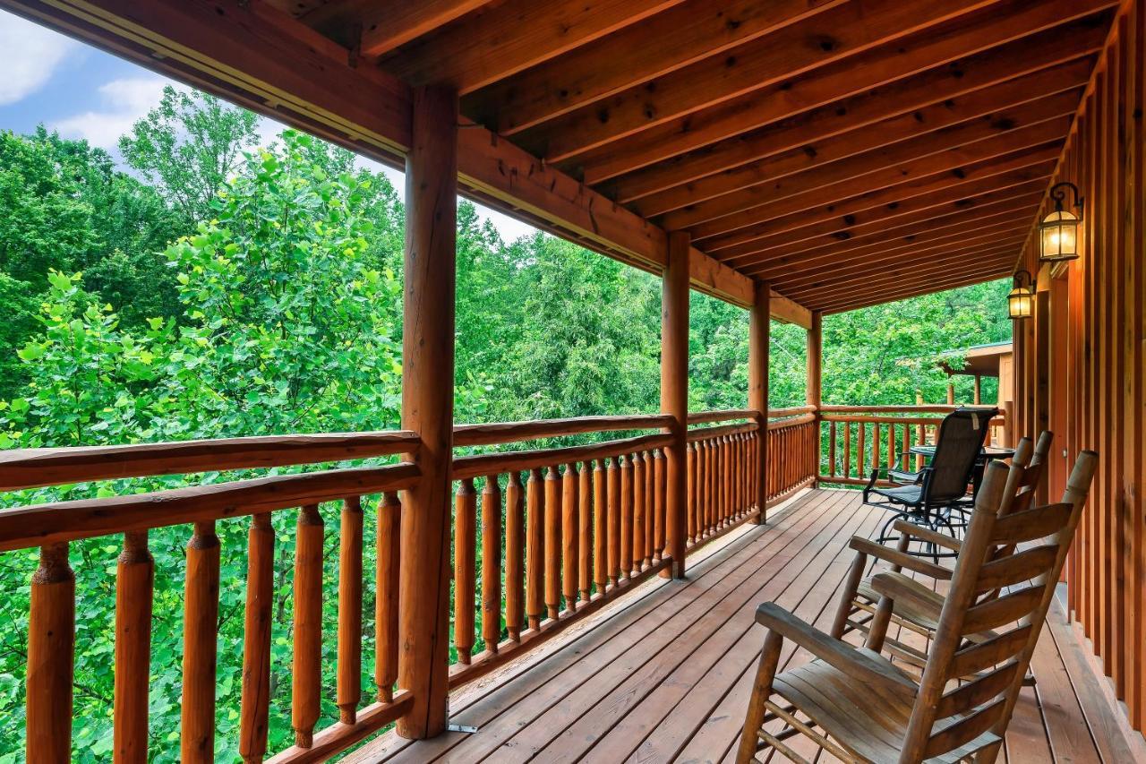 Grizzly Bears Resort - Luxury Cabin With Indoor Pool, Hot Tub, Theater, King Beds, Sleeps 16 In Heart Of Pigeon Forge Pigeon Forge