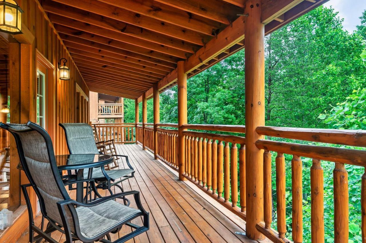 Grizzly Bears Resort - Luxury Cabin With Indoor Pool, Hot Tub, Theater, King Beds, Sleeps 16 In Heart Of Pigeon Forge *
